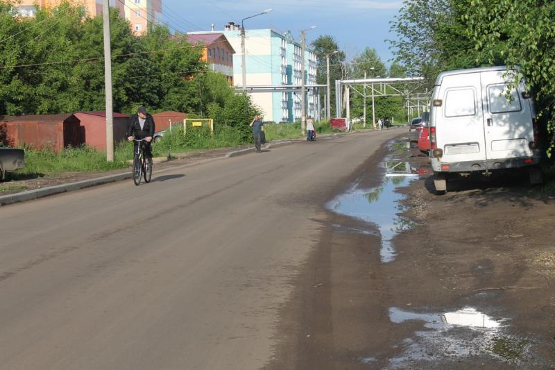 В ОНФ поступают массовые жалобы на отремонтированную дорогу в одном из микрорайонов Кирова