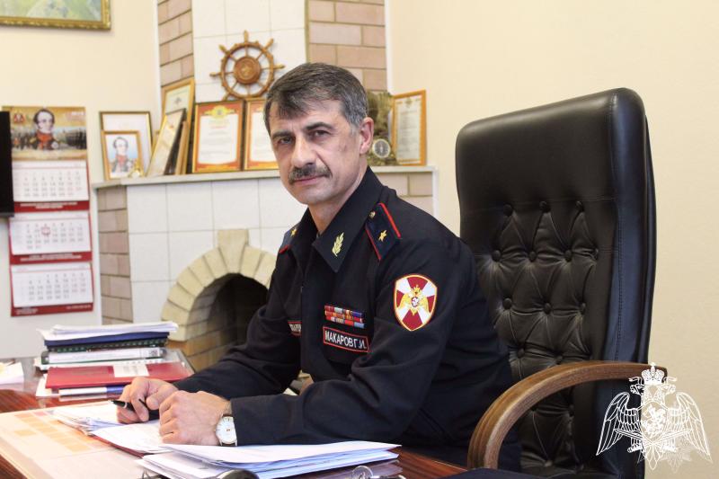 Начальник Управления Росгвардии по Саратовской области генерал-майор Геннадий Макаров поздравил матерей с праздником