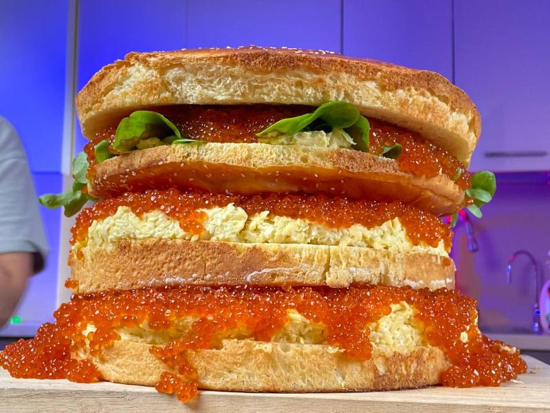 ТВ-3 к показу «Мажора» установил рекорд, создав самый большой… бургер с красной икрой!