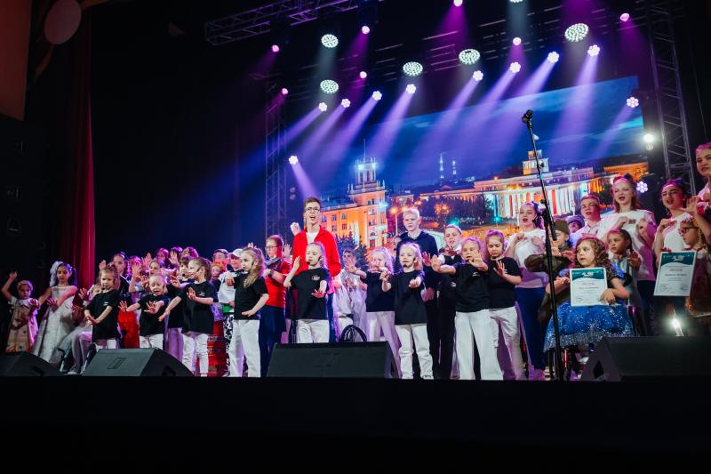 В Кемерове наградили победителей Всероссийского культурно-благотворительного фестиваля «Добрая волна»