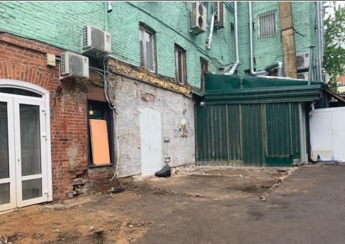 Иван Бобров: собственник демонтировал незаконную пристройку к зданию XIX века на Лубянке