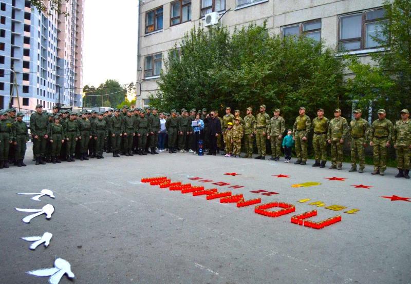 Никто не забыт: курсанты военно-патриотических сборов «Время героев» приняли участие в акции «Свеча памяти»