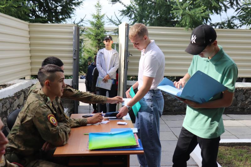 В Новосибирском военном институте Росгвардии начались вступительные экзамены