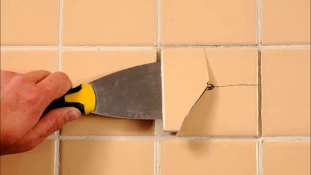 Як зняти плитку зі стіни та підлоги