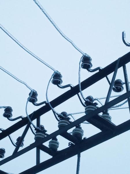 Орловские энергетики напоминают об опасности поражения электрическим током во время непогоды