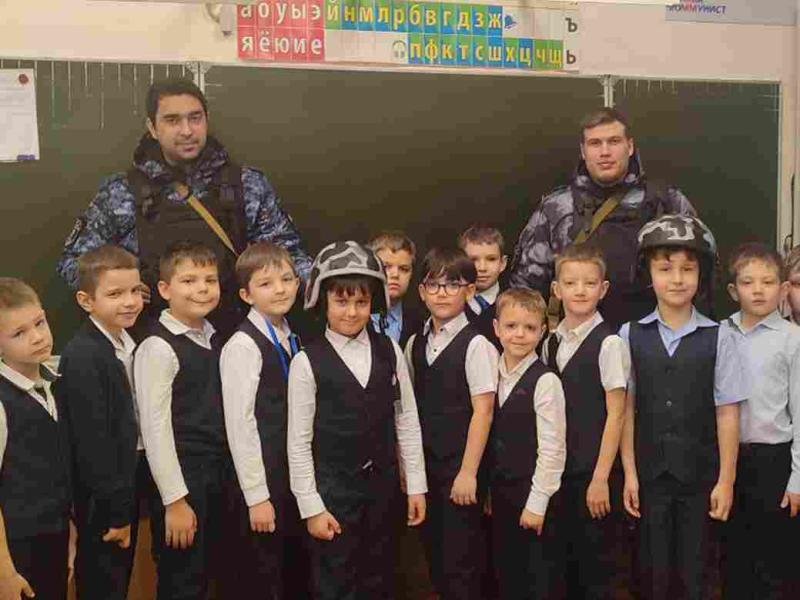 На Ставрополье сотрудники вневедомственной охраны Росгвардии присоединились к ведомственной акции «Неделя мужества»