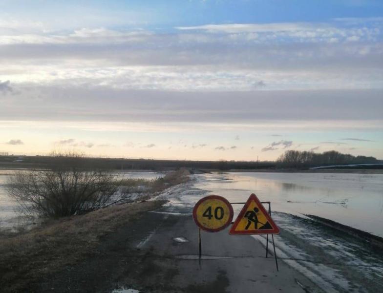 В южных районах Новосибирской области жители уже столкнулись с паводком