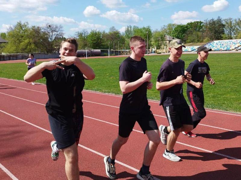 Спортивную тренировку провели росгвардейцы с молодежью Запорожской области