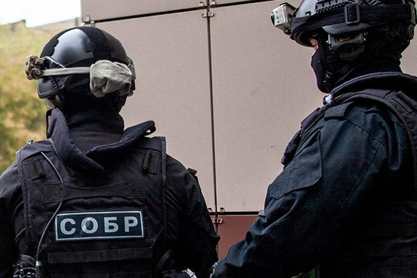 СОБР «Столица» задержал подозреваемых в мошенничестве в Москве