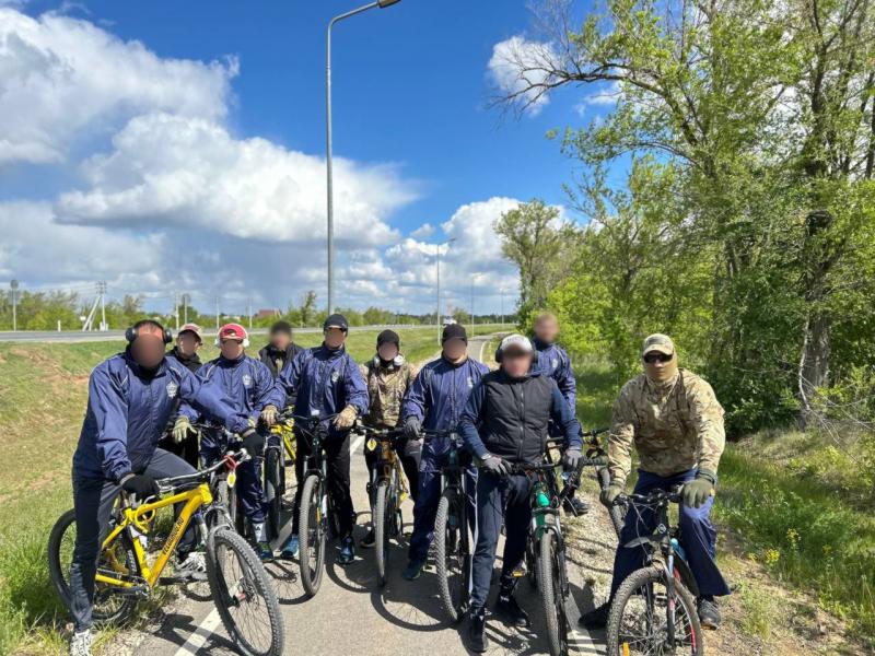 В САРАТОВСКОЙ ОБЛАСТИ СОТРУДНИКИ СОБР «ВОЛКОДАВ» УПРАВЛЕНИЯ РОСГВАРДИИ ПО САРАТОВСКОЙ ОБЛАСТИ ПРИНЯЛИ УЧАСТИЕ В ВЕЛОПРОБЕГЕ, ПОСВЯЩЕННОМ 79 ГОДОВЩИНЕ ДНЯ ПОБЕДЫ В ВЕЛИКОЙ ОТЕЧЕСТВЕННОЙ ВОЙНЕ