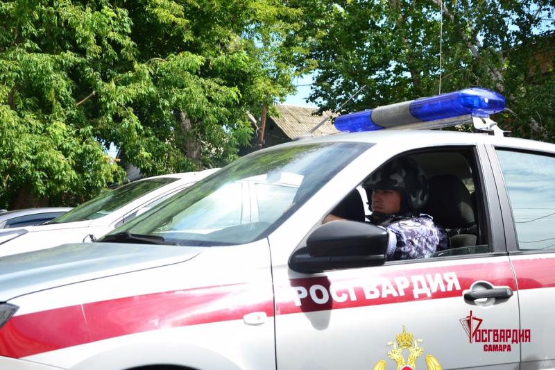 В Тольятти росгвардейцы задержали мужчину, который числился одновременно в федеральном и местном розысках