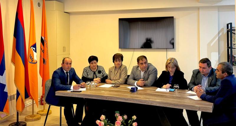 Партия «Всеармянский фронт» организовала круглый стол на тему «Проблемы пенсионеров и инвалидов, в том числе инвалидов войны»