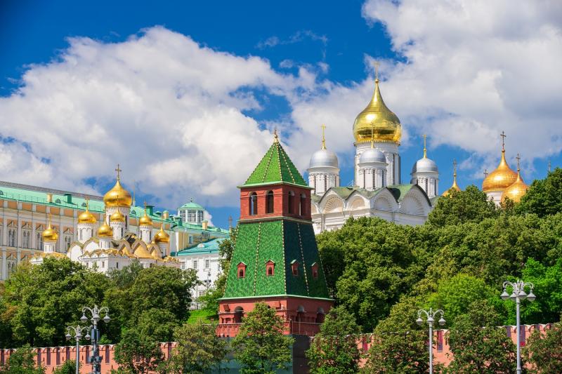 Более 60 специальных тематических экскурсий и лекционных программ проведут в Музеях Московского Кремля в июле