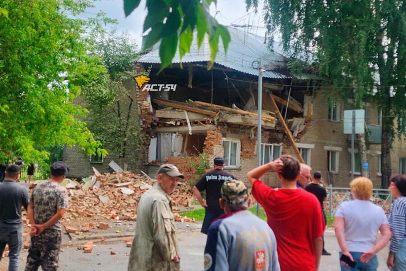 Взрыв в многоквартирном доме произошел в поселке под Новосибирском