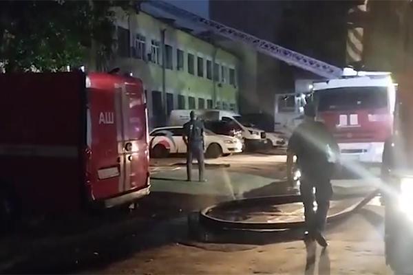 Росгвардейцы обеспечили безопасность при тушении пожара в Москве
