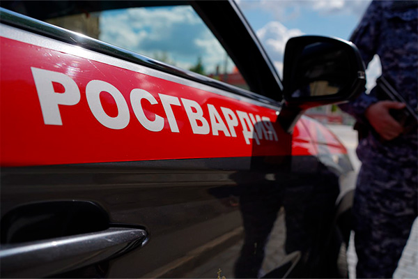Столичные росгвардейцы задержали москвичку, подозреваемую в мошенничестве