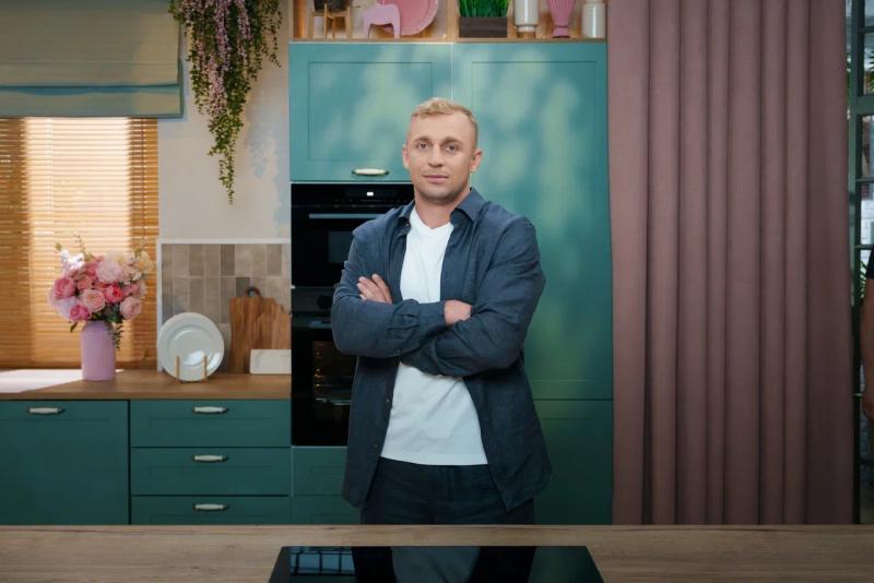 «Мне бы хотелось вернуть старого Сашу, но я боюсь». Александр Стоун рассказал Анфисе Чеховой, почему не может построить отношения