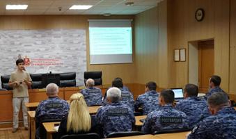 В Оренбурге представитель Российского общества «Знание» провел встречу с росгвардейцами