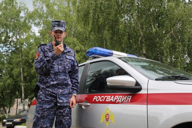 В Саранске сотрудники Росгвардии пресекли правонарушение в супермаркете