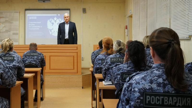Представитель общества 