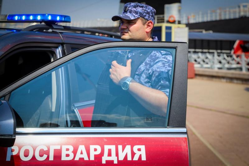 Столичные росгвардейцы задержали мужчину за проникновение на охраняемый объект