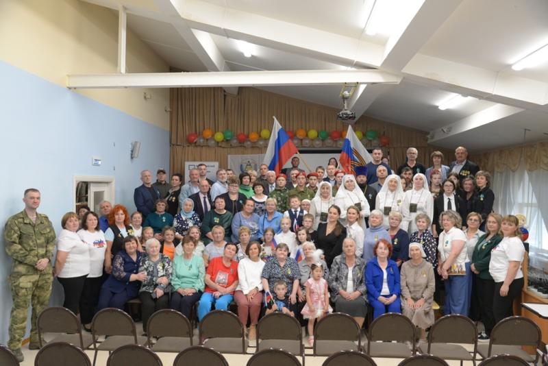 В Югре Росгвардия поблагодарила волонтеров региона за cотый гуманитарный груз в зону СВО