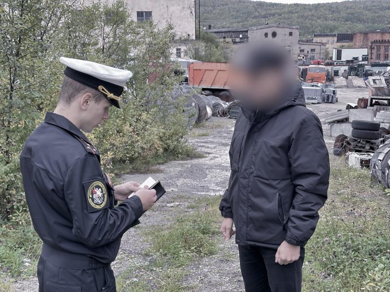 Военные следователи провели в Североморске рейд по выявлению натурализованных граждан, не вставших на воинский учет