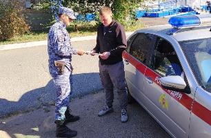 В Оренбургской области  росгвардейцы провели  акцию «Безопасный дом, подъезд, квартира»
