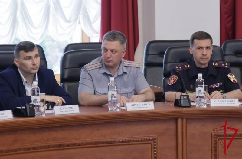 Представители Росгвардии приняли участие в заседании антитеррористической комиссии Еврейской автономной области