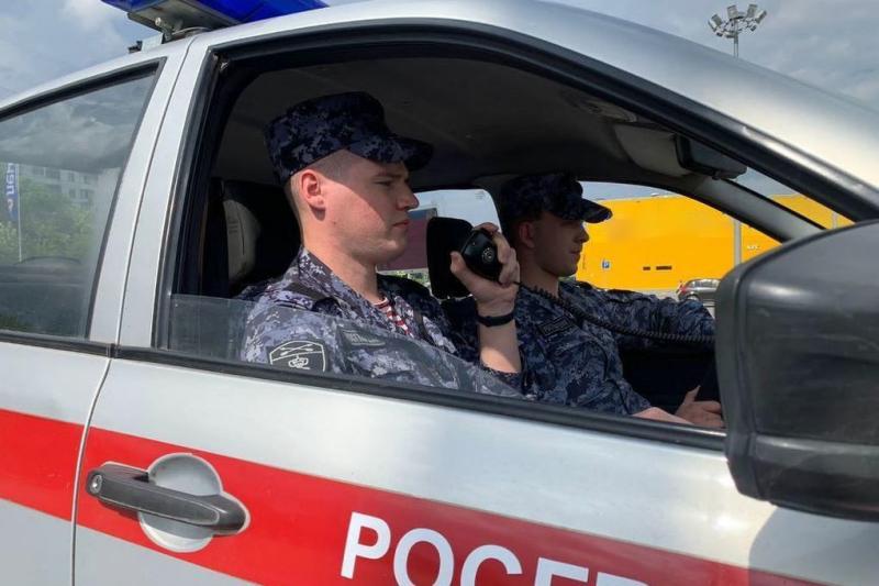 Росгвардейцы задержали двух кемеровчан за попытку хищения товаров на сумму свыше 70 тысяч рублей