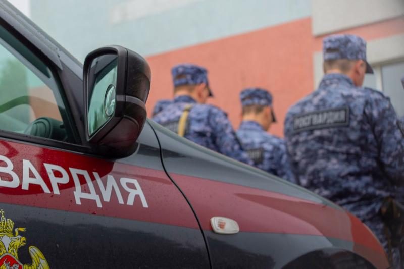 Росгвардейцы задержали мужчину, разыскиваемого за имущественное преступление