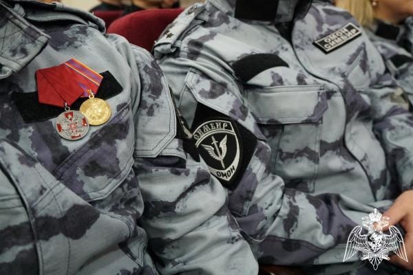 В Ульяновске сотрудников ОМОН поздравили с профессиональным праздником