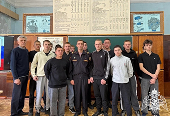 В Ульяновской области росгвардеец встретился со студентами профильного техникума