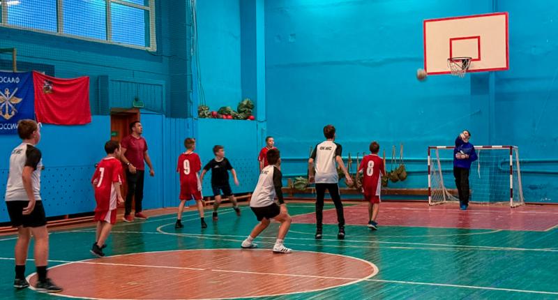 Росгвардейцы провели товарищеский турнир по мини-футболу в Подмосковье