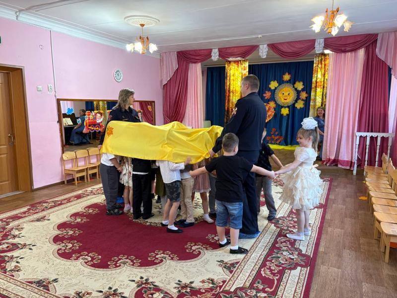 Сотрудников Росгвардии поздравили с профессиональным праздником