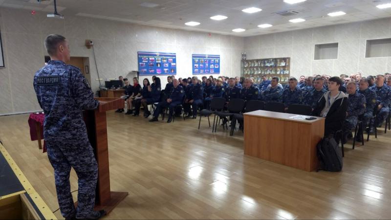 В Приморском крае сотрудники Росгвардии напомнили об оружейной грамотности