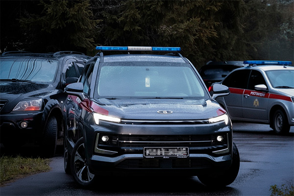 Московские росгвардейцы задержали подозреваемых в совершении кражи элитного алкоголя