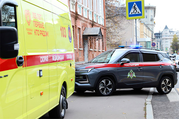 Московские росгвардейцы оказали помощь мужчине, потерявшему сознание