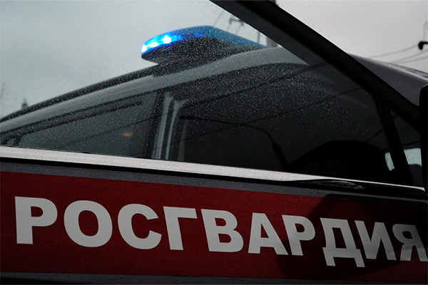 Столичные росгвардейцы задержали подозреваемых в краже из супермаркета