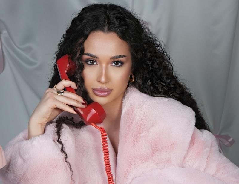 «Параллельно»: Vika Gromik представляет новый эмоциональный релиз